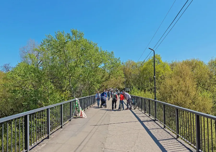Студенческий мост через Почаинский овраг закроют 20 апреля