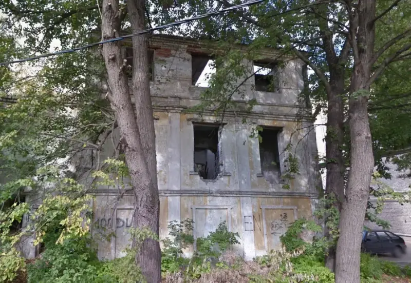 Разрушенное здание в Нижнем Новгороде изымут для строительства котельной