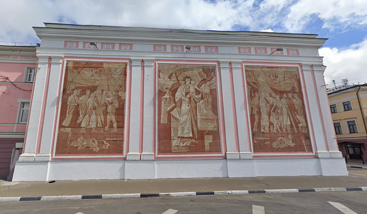 Знаменитое панно «Связь времен» начали реставрировать в Нижнем Новгороде