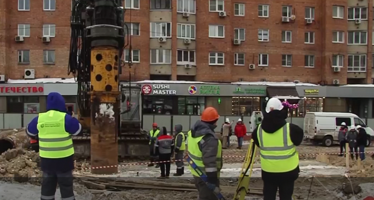Бурение свай началось на стройке котлована метро в Нижнем Новгороде