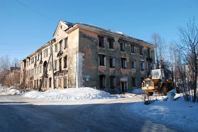 Более 10 млрд рублей выделят на расселение аварийных домов в Подмосковье