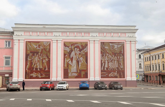 Реставрация панно «Связь времен» в Нижнем Новгороде завершена